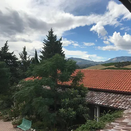 Prato San Lorenzo Frühstückspension Nocciano